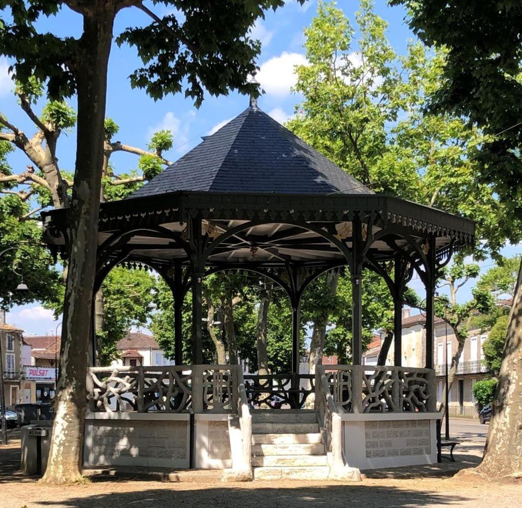 Lavardac - Maison De Village Gascogne Landes Экстерьер фото